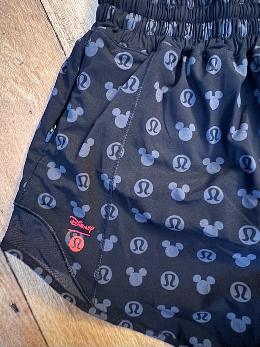 lululemon athletica Black Disney Mickey Print Women's Athletic Shorts Size 2 - Picture 4 of 5
